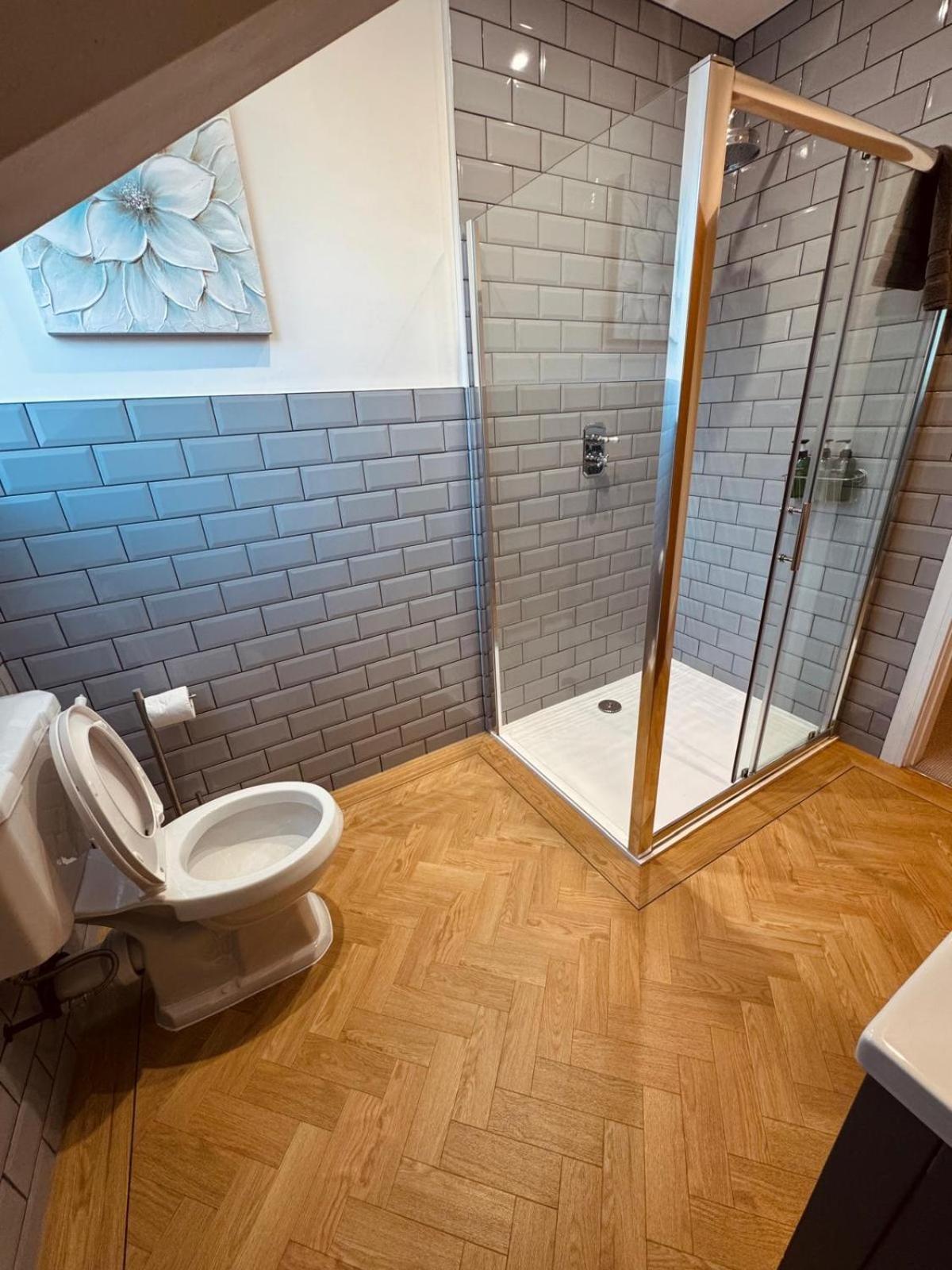 Lola'S Loft With Lake Views - Central Bowness - Pet Friendly Exterior foto